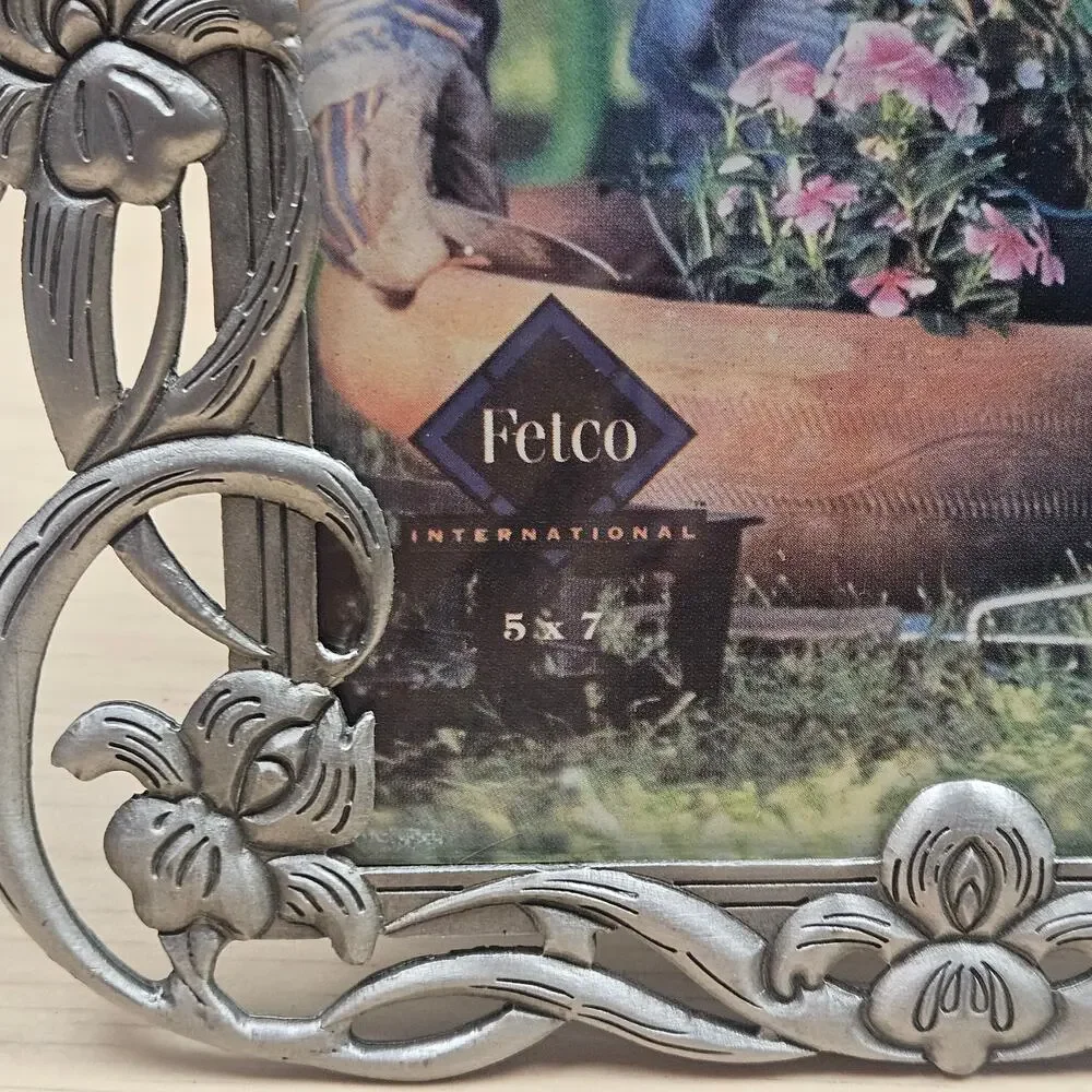 VTG Ornate Antiqued Pewter Tone Filigree Floral Picture Frame for 5 x 7 photo
